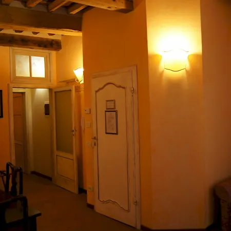 Konukevi La Tosca & 3*